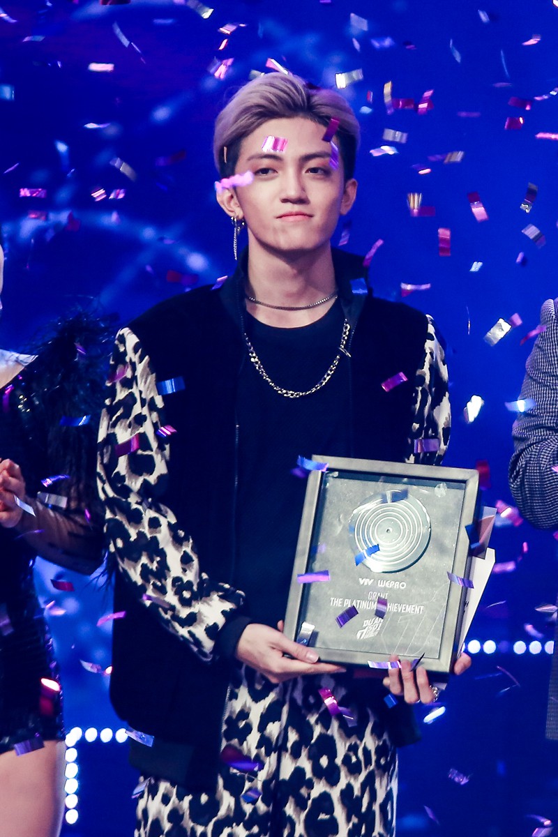T&ugrave;ng Dương đoạt qu&aacute;n qu&acirc;n The Debut 2018 g&acirc;y tranh c&atilde;i - Ảnh 4.