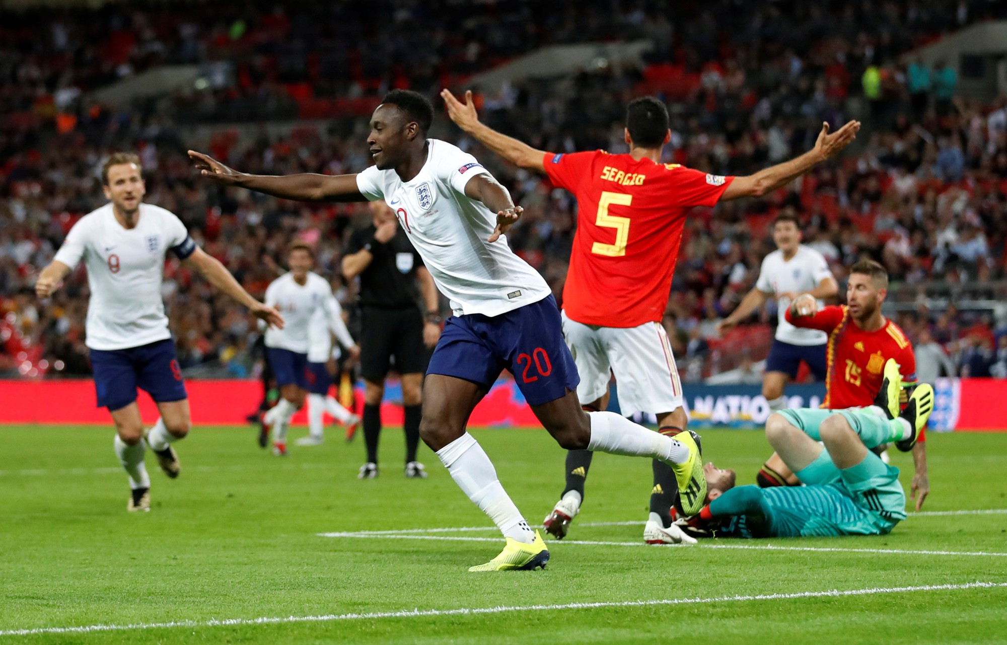Sao Man United định đoạt số phận, Anh thua sốc Tây Ban Nha - Ảnh 6.
