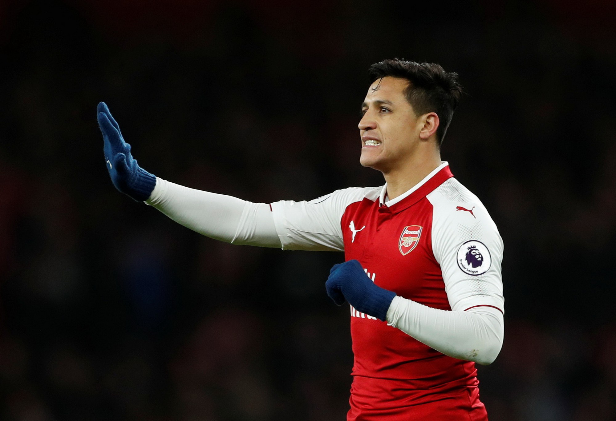 Sanchez kịp ra mắt M.U tối 20-1