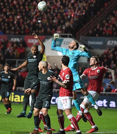 5 bàn thắng nghẹt thở đưa Man City vào chung kết League Cup - Ảnh 4.
