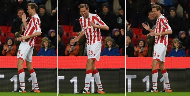 Chelsea định gây sốc với "sếu vườn" Crouch