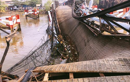 Sập cầu, sập trường, sập trách nhiệm