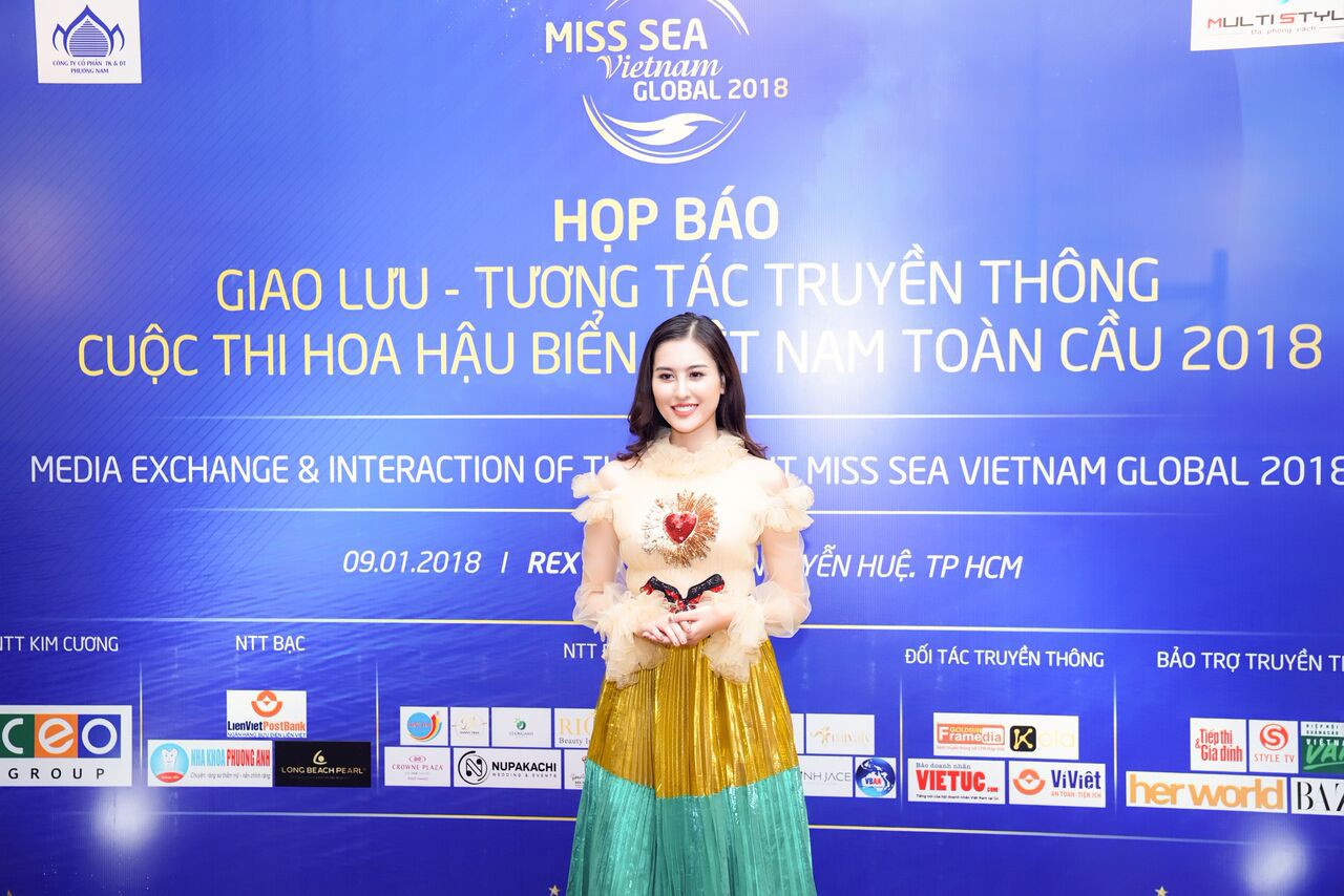 Cuộc hội ngộ giữa người đẹp biển và á hoàng trang sức - Ảnh 4.