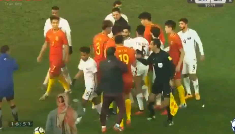 U23 Trung Quốc bị loại, còn dọa đánh Qatar và trọng tài