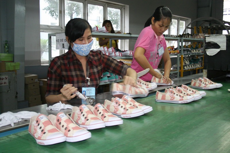 Phập phồng nỗi lo mất việc