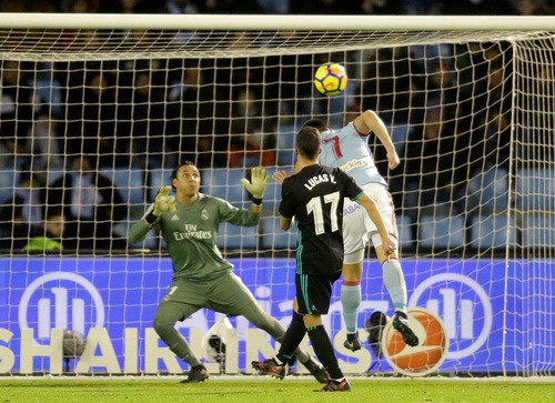 H&ograve;a Celta Vigo, Real Madrid hết cơ hội giữ ng&ocirc;i v&ocirc; địch - Ảnh 3.