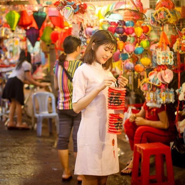 Lạc lối trong khu Chinatown đẹp mê mẩn giữa Sài Gòn