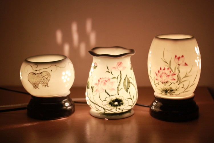 Nên chọn đèn xông điện hay máy khuếch tán tinh dầu?