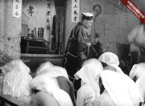 B&iacute; ẩn về ng&ocirc;i l&agrave;ng người l&ugrave;n tại v&ugrave;ng cao Trung Quốc - Ảnh 4.