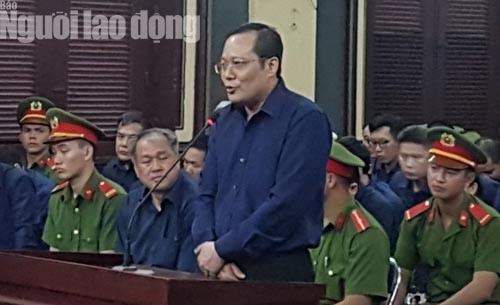 Bị cáo Trầm Bê đổ lỗi cho quy định - Ảnh 2.