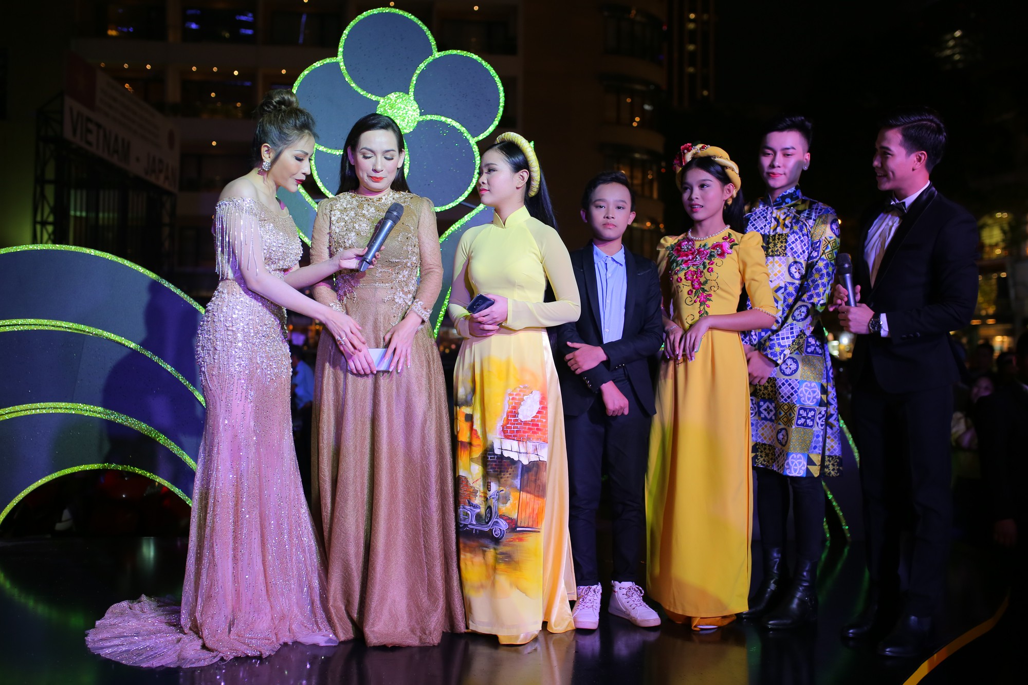 Lộng lẫy thảm đỏ Mai Vàng - Ảnh 19.