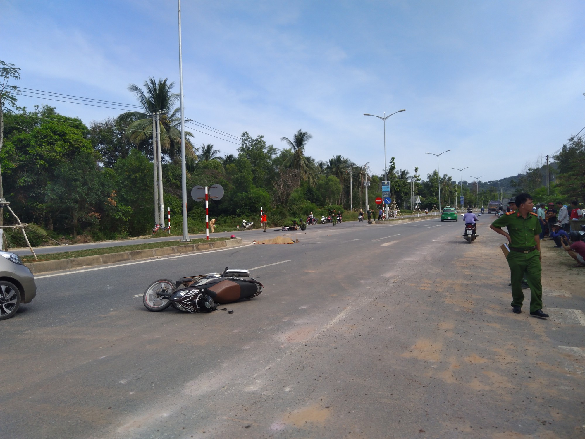 Ph&uacute; Quốc: Hai xe m&aacute;y t&ocirc;ng nhau, 2 người chết, 1 người bị thương - Ảnh 1.