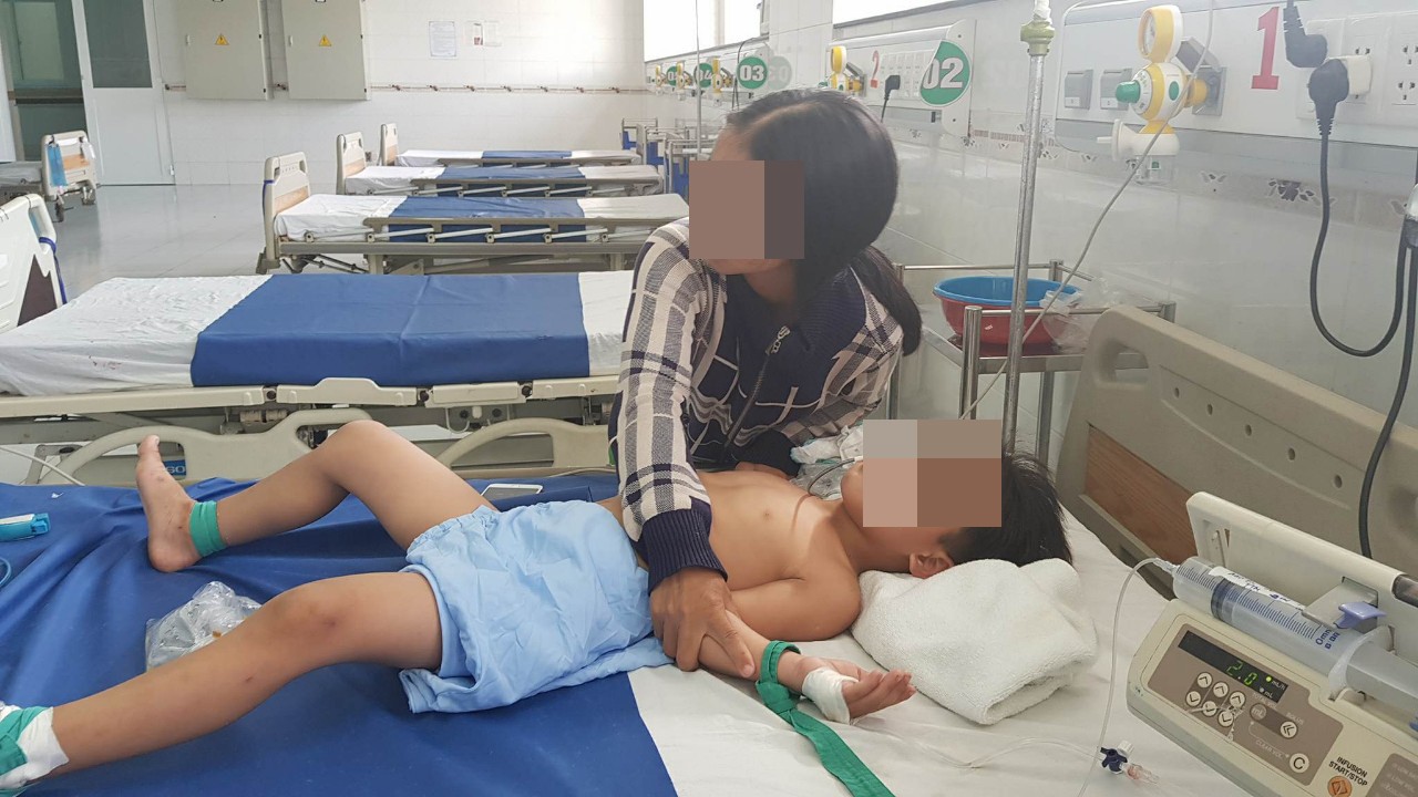 Nghi án cha bỏ thuốc sâu vào sữa đầu độc 3 con - Ảnh 2.