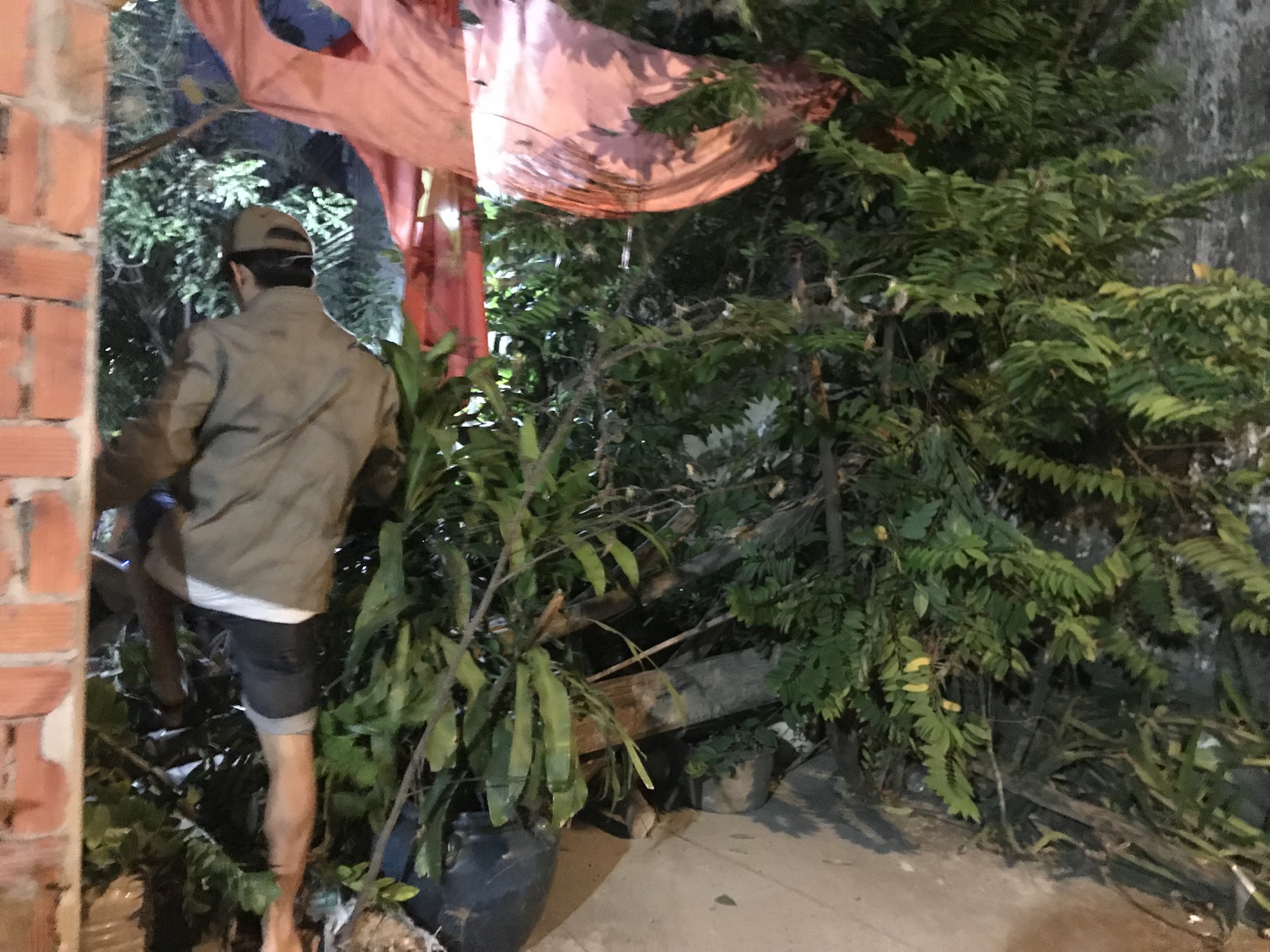 Chuyện lạ lùng: “Chí Phèo” Bình Chánh giam lỏng hàng chục người