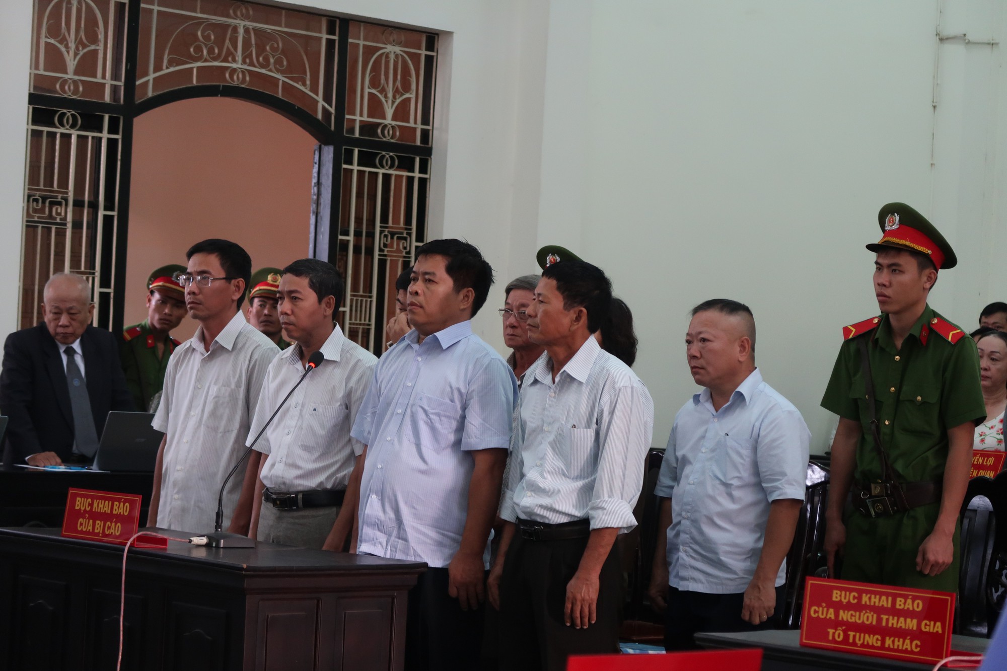 Kéo dài 5 năm, tòa tiếp tục hoãn xử Agribank Trà Vinh