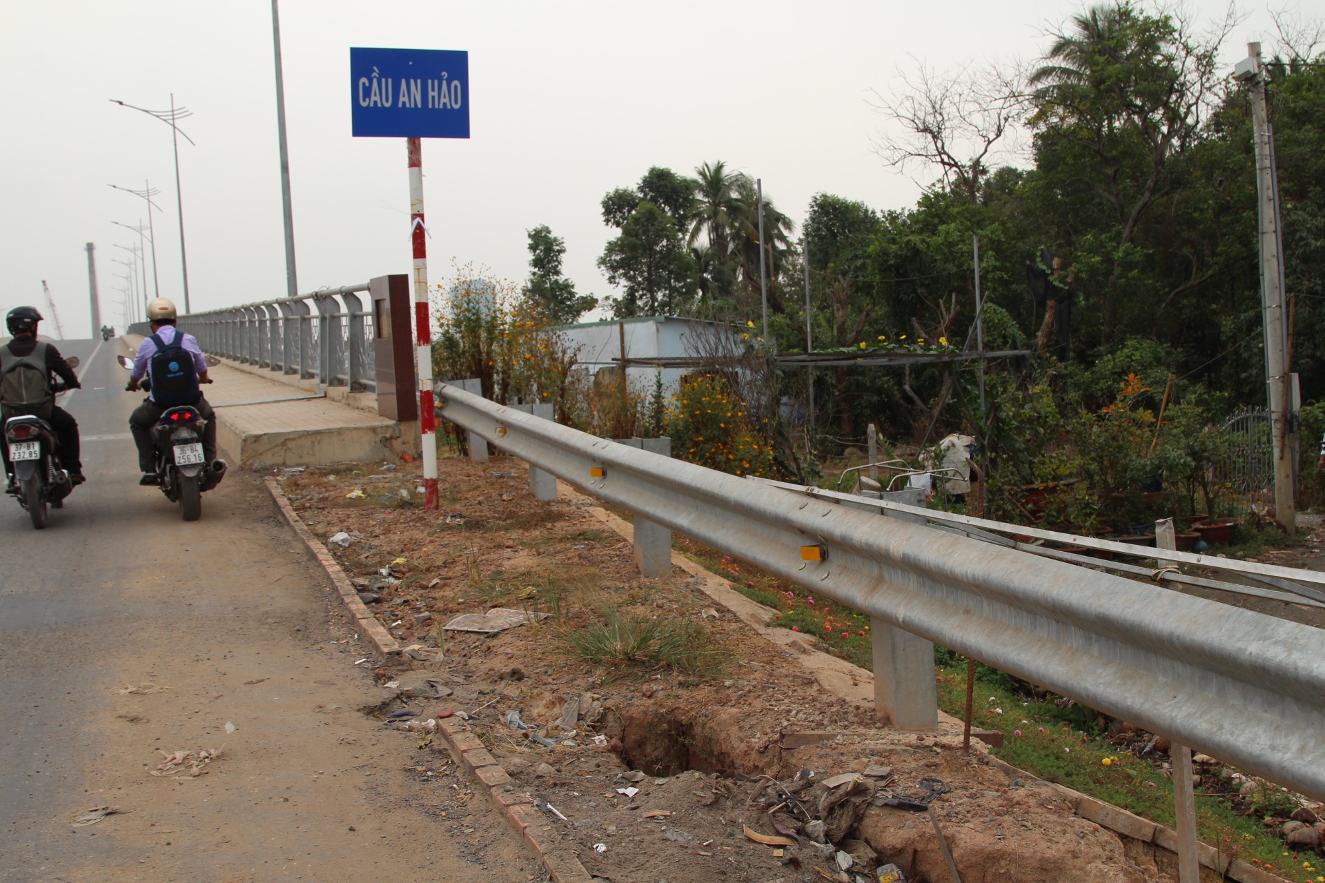 Cảnh loạn x&agrave; ngầu ở BOT cầu Đồng Nai - Ảnh 9.