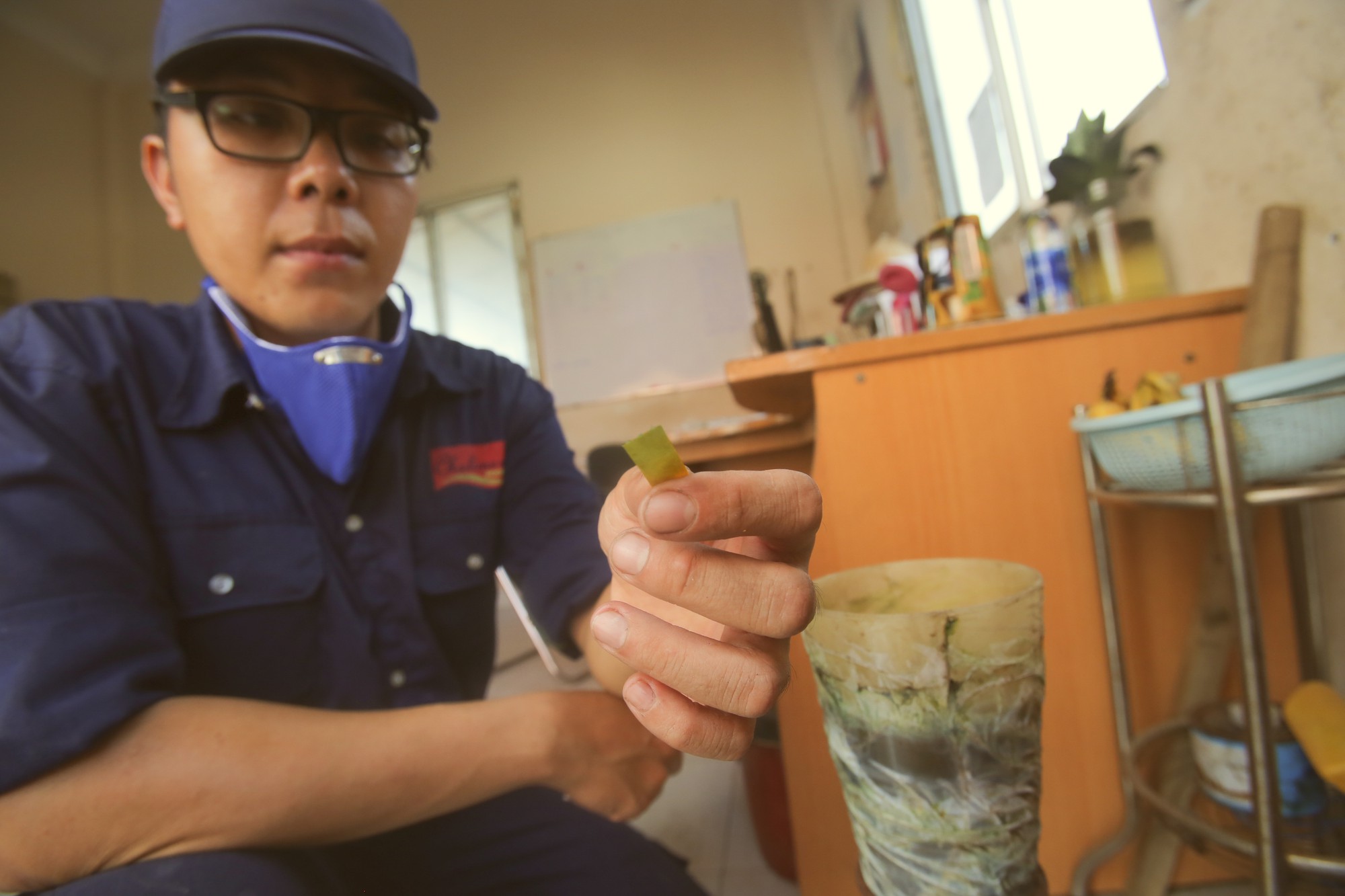 (eMagazine) - Cử nhân báo chí đi... xử lý nước thải - Ảnh 8.