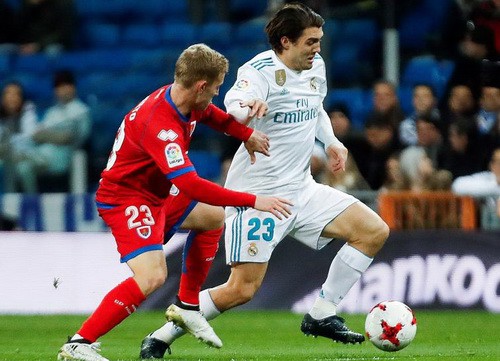 Khán giả tẩy chay, Real Madrid bị đối thủ Hạng nhất cầm chân