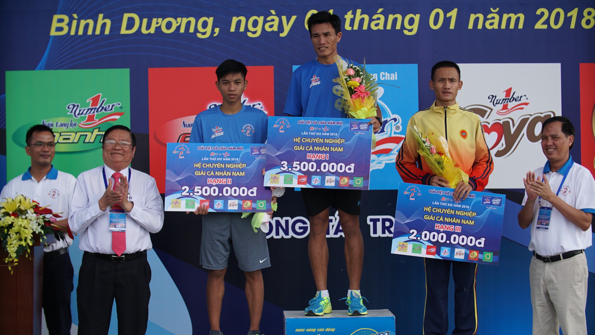 Tưng bừng ng&agrave;y hội việt d&atilde; ch&agrave;o năm mới - Ảnh 6.
