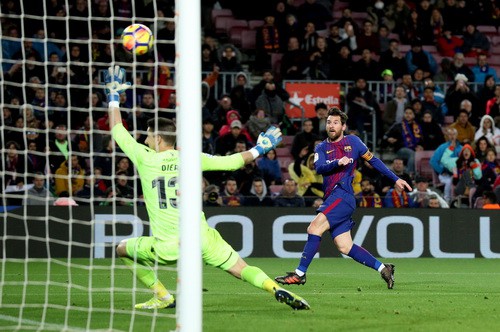 H&ograve;a Celta Vigo, Real Madrid hết cơ hội giữ ng&ocirc;i v&ocirc; địch - Ảnh 6.