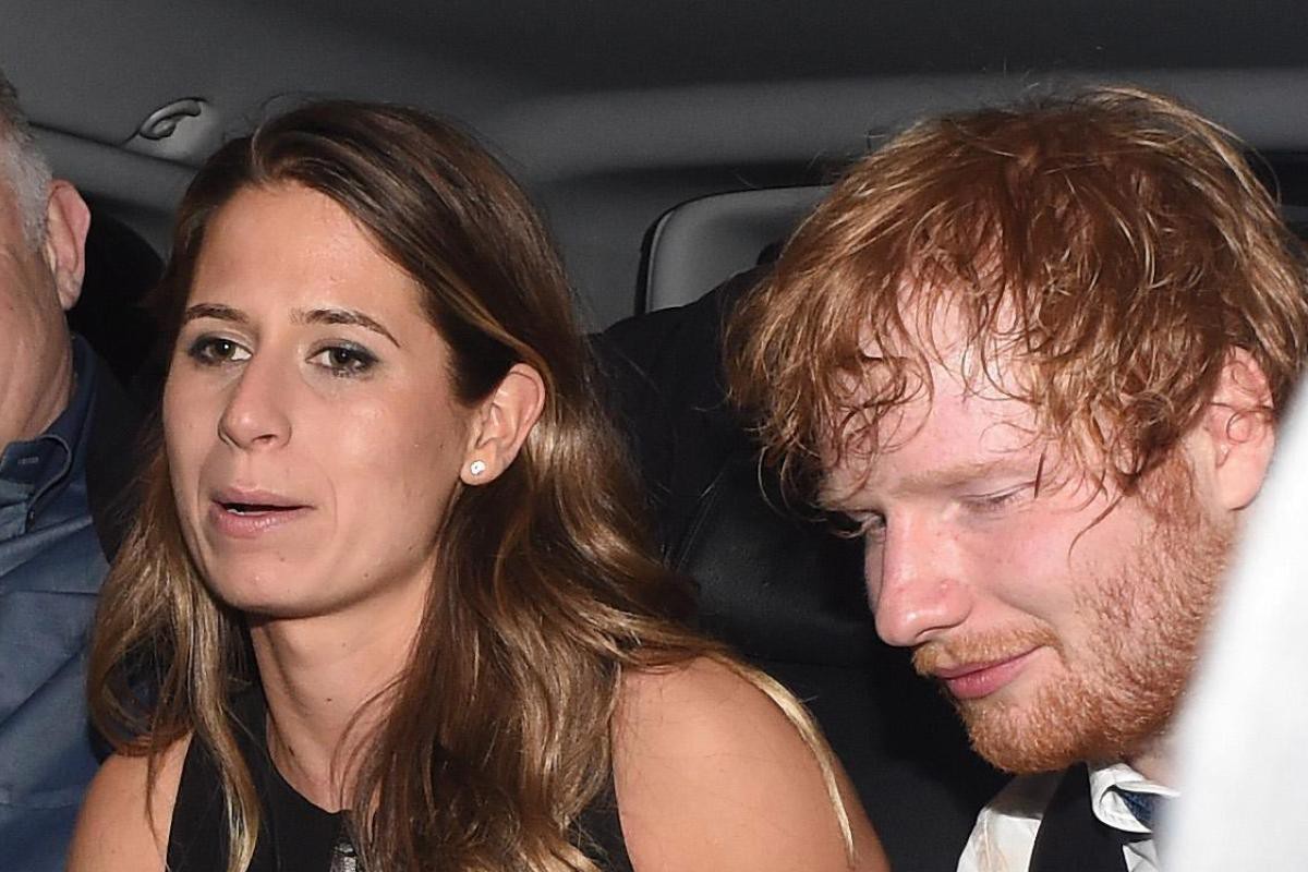Ca sĩ Ed Sheeran thông báo đính hôn