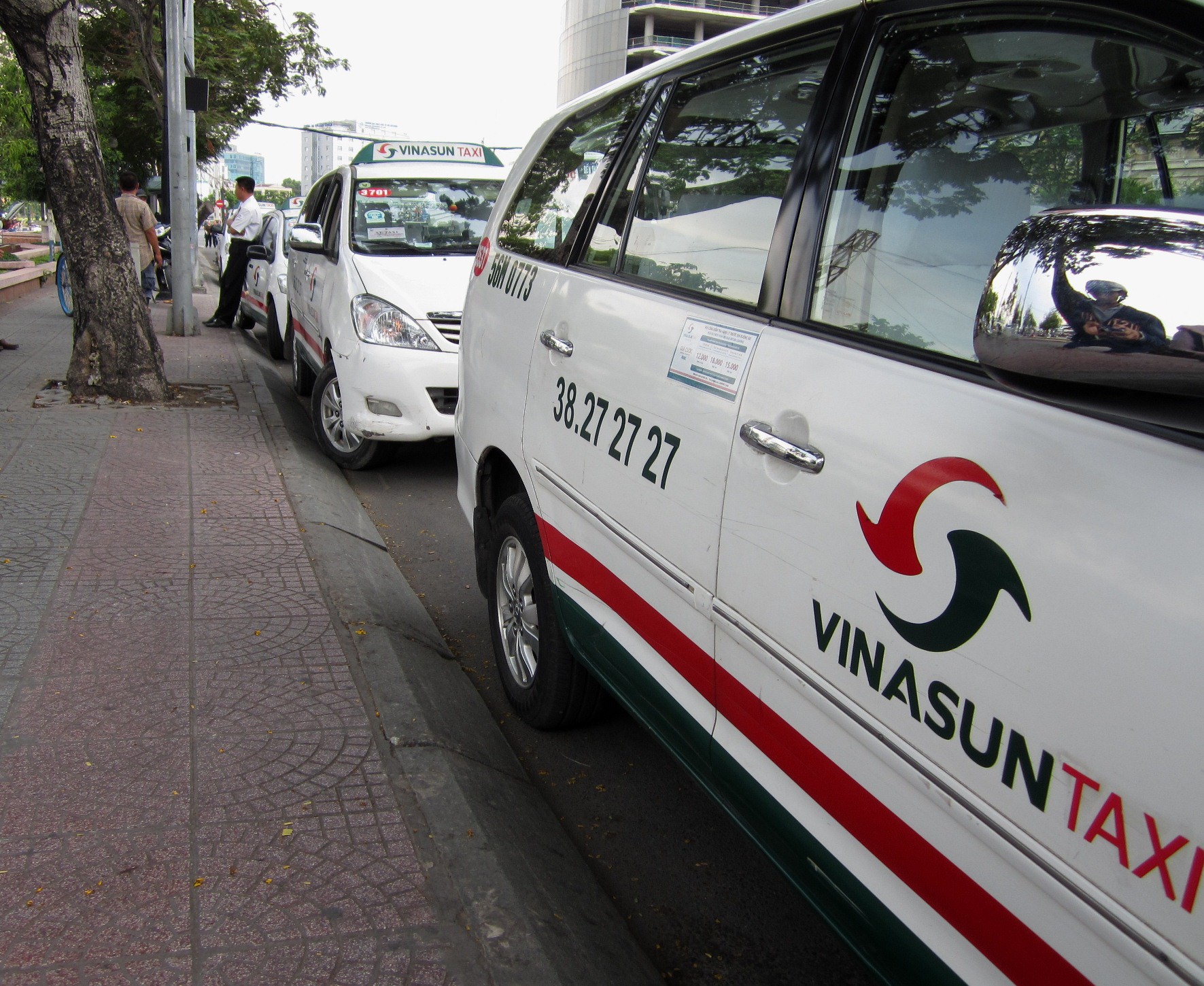 Sợ "chết", taxi TP HCM cầu cứu Bộ GTVT