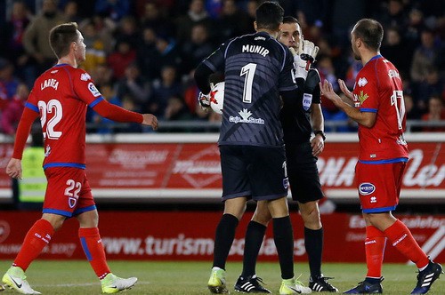Trọng tài tặng phạt đền, Real Madrid đại náo Numancia - Ảnh 3.