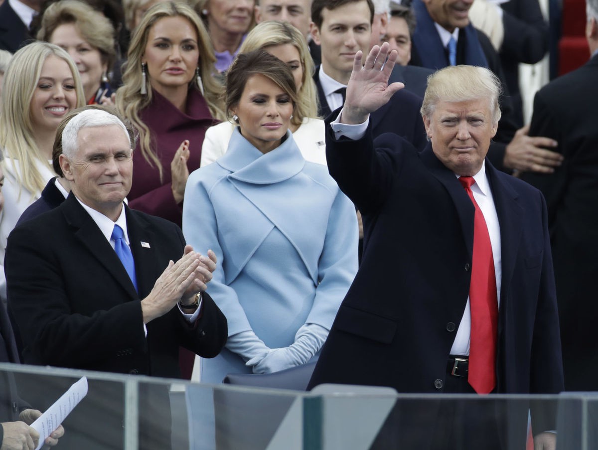 Những tiết lộ "gây bão" từ cuốn sách mới về nhà Trump