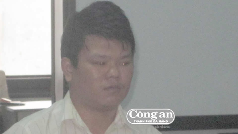 Cắn tay công an, 4 ngày sau tiếp tục cắn chân