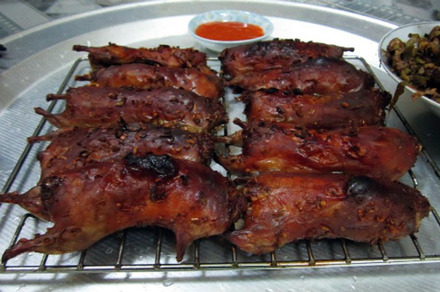 4 đặc sản kinh dị &ldquo;đ&atilde;i kh&aacute;ch qu&yacute;&rdquo; ở v&ugrave;ng cao Nghệ An - Ảnh 1.