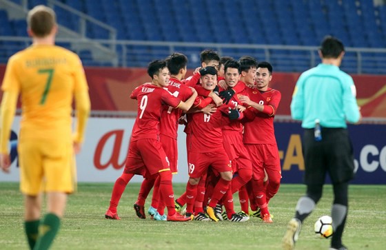 Sao Việt vỡ òa cùng chiến thắng của U23 Việt Nam - Ảnh 1.