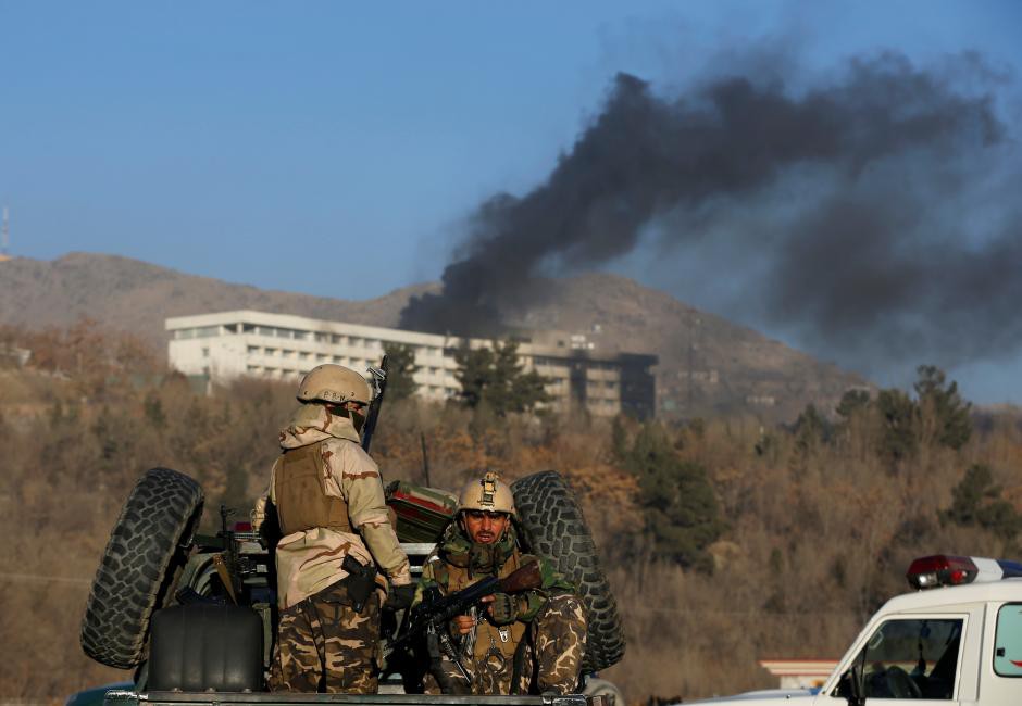 Tránh đám cưới, Taliban dời ngày tấn công khách sạn - Ảnh 1.