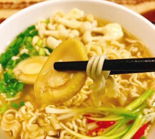 Mì tôm bào ngư 150 ngàn/gói: Hàng lạ gây sốt