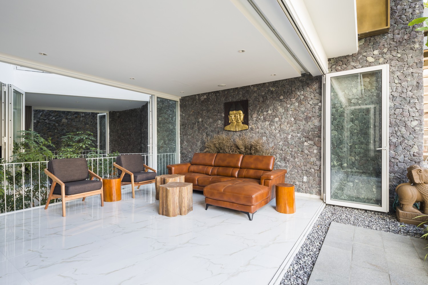 Ng&ocirc;i nh&agrave; đẹp ở Nha Trang l&ecirc;n trang nhất b&aacute;o T&acirc;y - Ảnh 12.