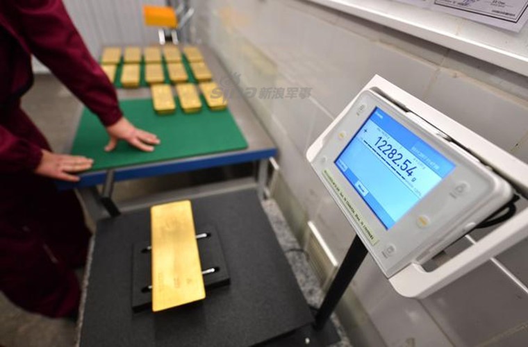 Cho&aacute;ng ngợp b&ecirc;n trong kho v&agrave;ng &ldquo;khủng&rdquo; của Nga - Ảnh 14.