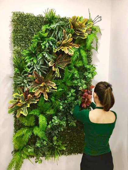 Tự làm tường hoa giả đón Tết chỉ với một triệu đồng - Ảnh 3.