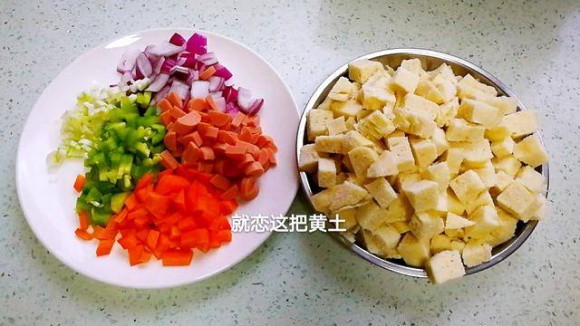 Quên bánh mì kẹp đi, thử bánh mì... xào! - Ảnh 3.