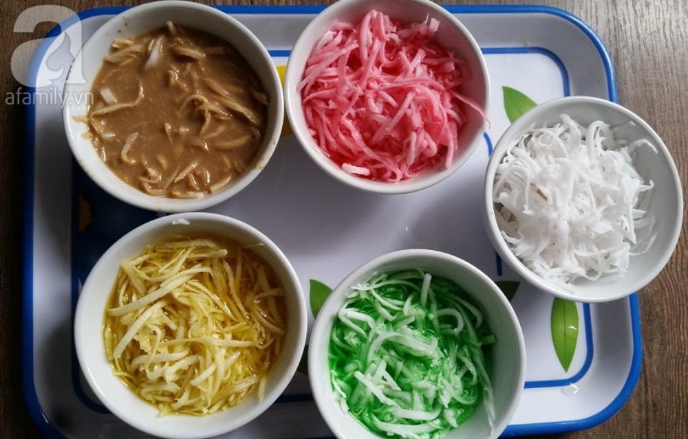 Tết này làm mứt dừa non ngũ sắc vừa đẹp vừa ngon! - Ảnh 4.