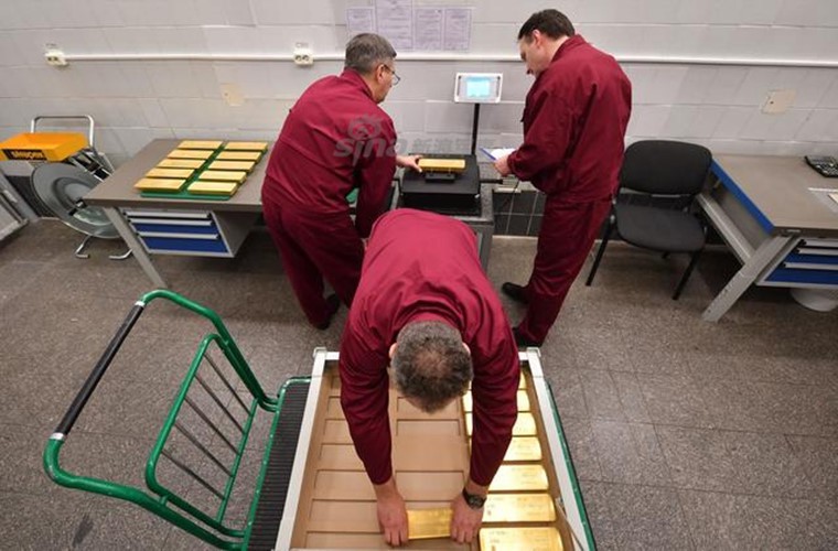 Cho&aacute;ng ngợp b&ecirc;n trong kho v&agrave;ng &ldquo;khủng&rdquo; của Nga - Ảnh 7.