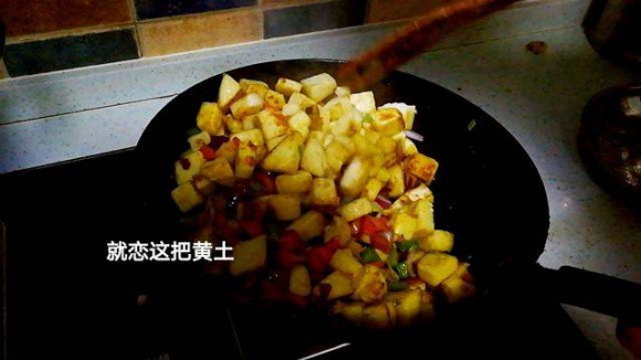 Quên bánh mì kẹp đi, thử bánh mì... xào! - Ảnh 9.