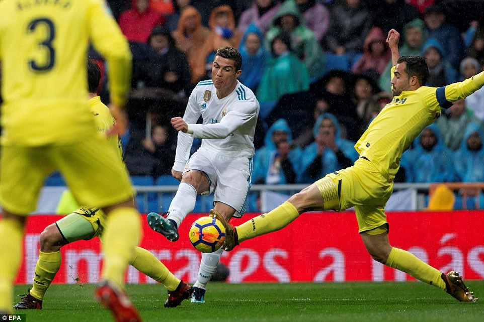 Zidane cho&aacute;ng với thất bại của Real Madrid tại Bernabeu - Ảnh 2.