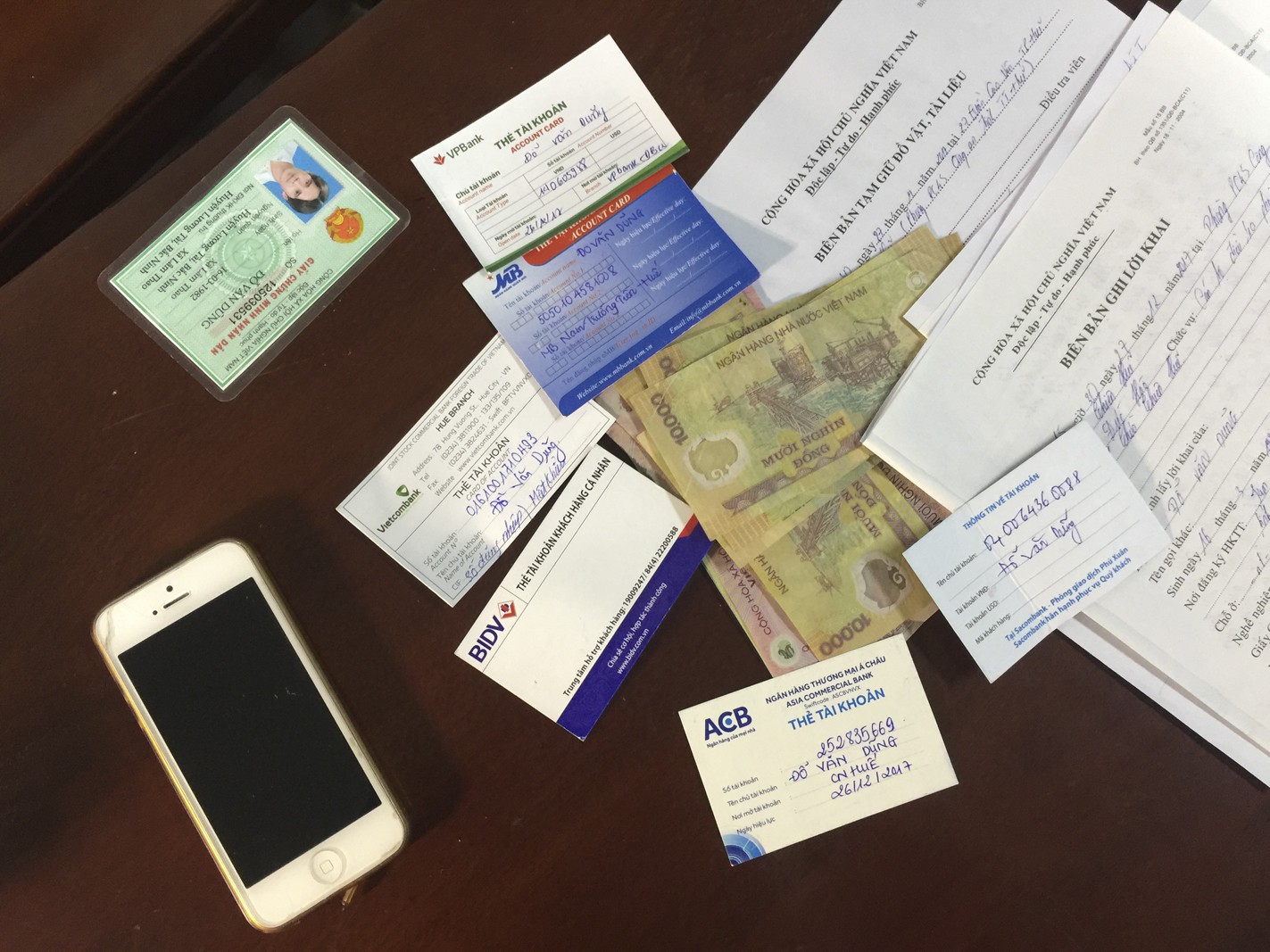 Bắt nhóm người Đài Loan giả danh công an lừa đảo - Ảnh 2.