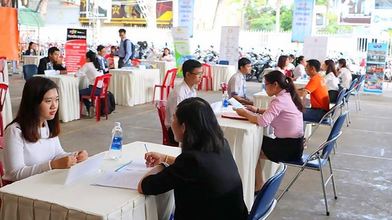 Thất nghiệp vì thích oai