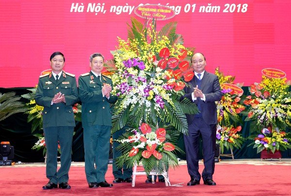 Thủ tướng dự lễ ra mắt Bộ Tư lệnh T&aacute;c chiến kh&ocirc;ng gian mạng - Ảnh 2.