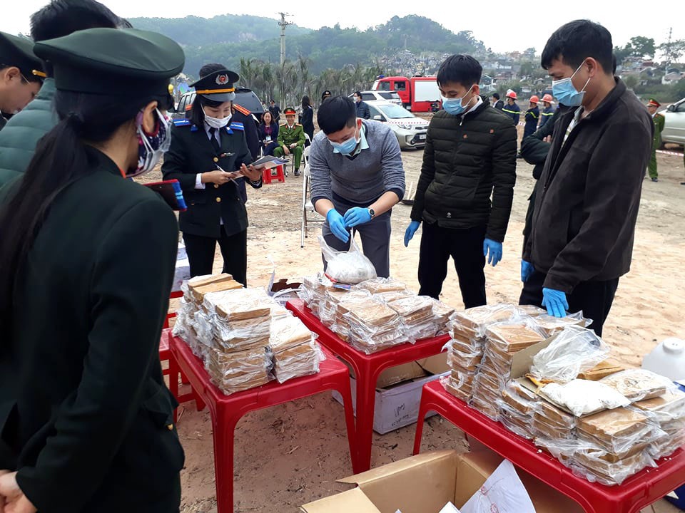 Quảng Ninh: 260 bánh heroin tan thành tro bụi