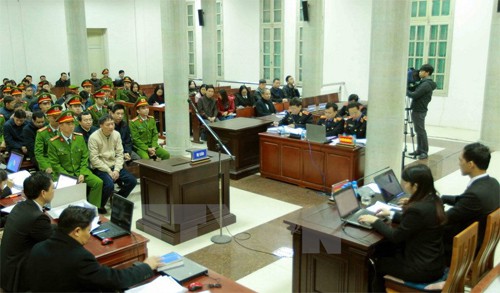 Xét xử ông Đinh La Thăng và đồng phạm: Luật sư nói tránh thành án lệ