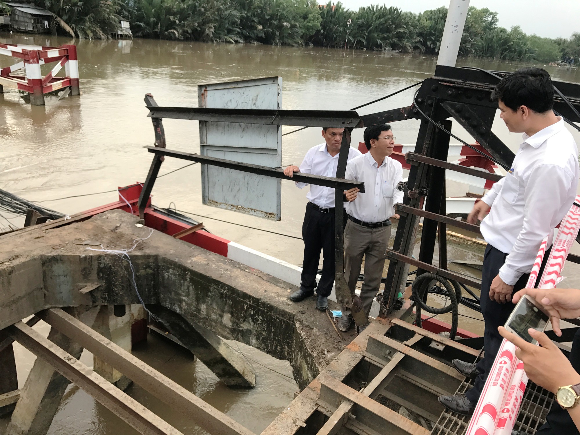 Sập cầu Long Kiển: Chậm nhất ngày 1-2 sẽ khắc phục xong