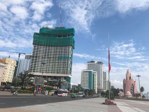 Nha Trang "khủng hoảng thừa" phòng
