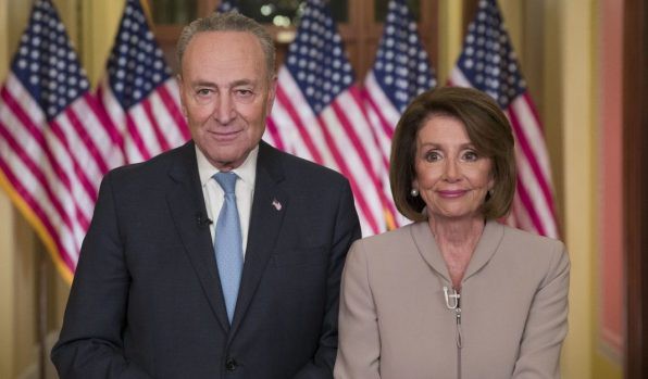 Ông Trump đùng đùng bỏ họp vì mâu thuẫn về bức tường biên giới - Ảnh 2.