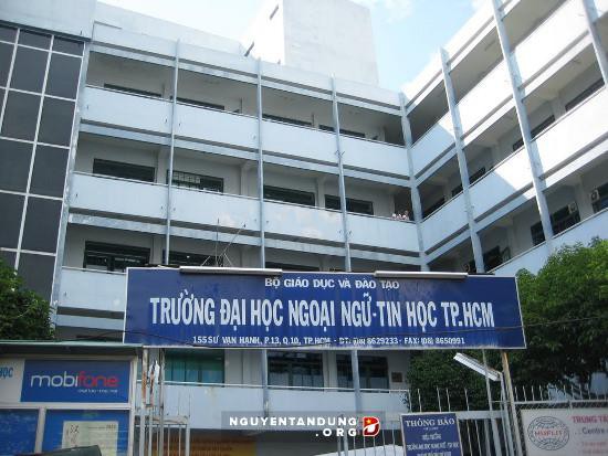Phó hiệu trưởng Trường ĐH Ngoại ngữ- Tin học TP HCM sẽ ký bằng cho sinh viên